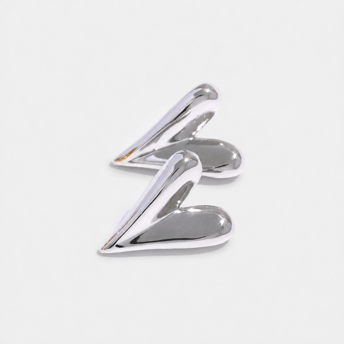 Wandering Heart Drop Earrings — Silver — Vessaly