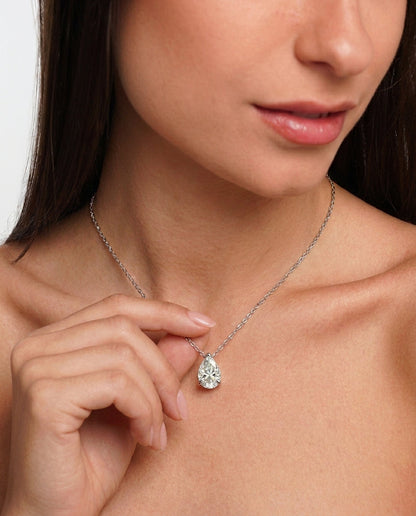 Pear shaped moissanite pendant necklace in silver – Vessaly