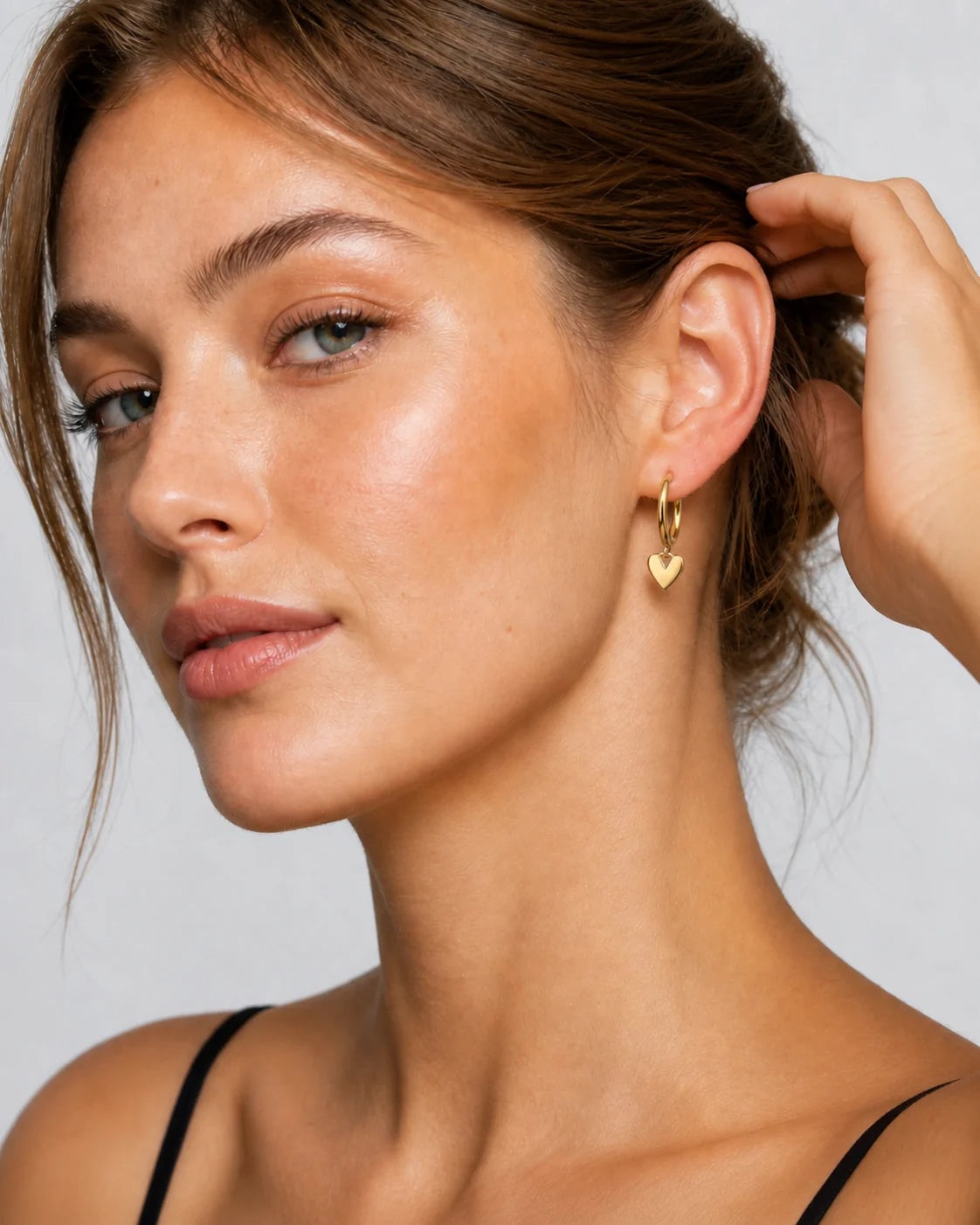 Gold heart drop hoop earrings pair – Vessaly