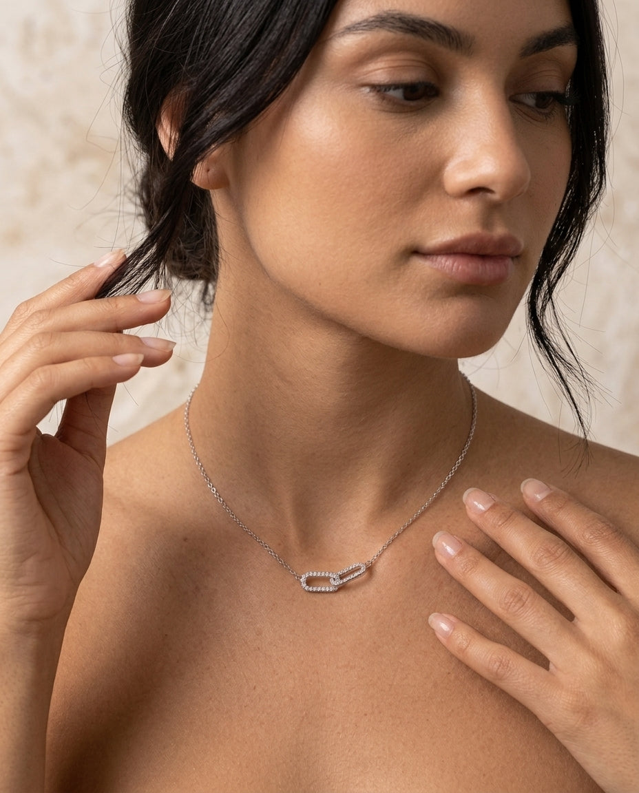 Geometric necklace layered styling – Vessaly