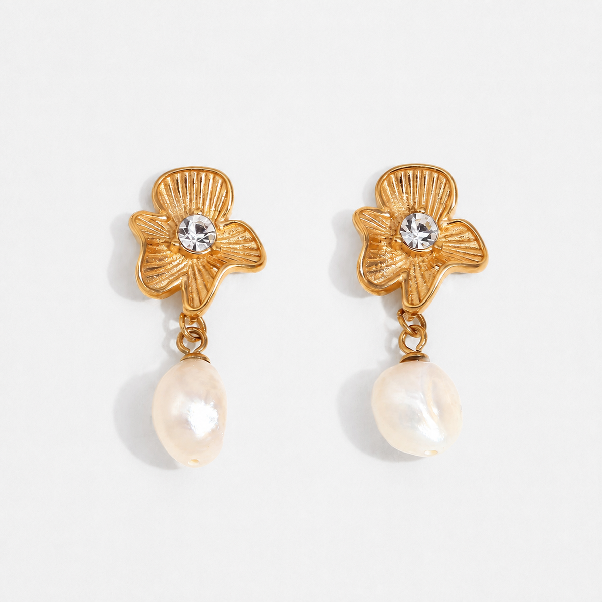 Magnolia Crystal and Pearl Drop Earrings — Gold — Vessaly