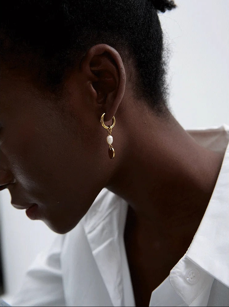 Pearl vine hoops worn on the ear – Vessaly