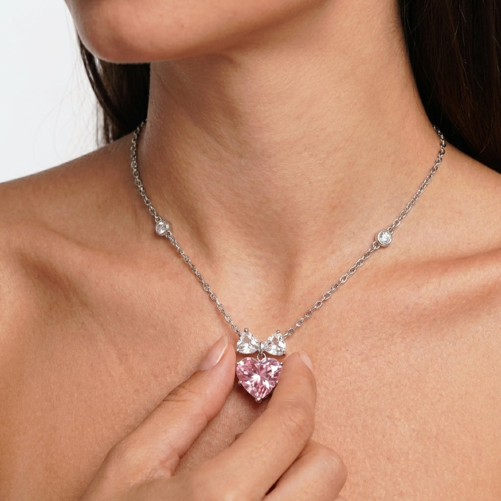 Bow heart necklace, romantic feminine design – Vessaly