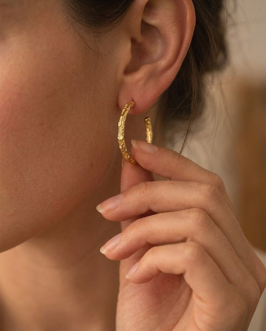 Thin gold hoop earrings side view – Vessaly
