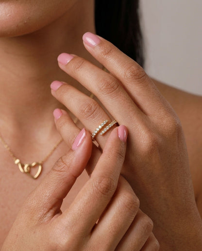 Pavé layer ring worn on the finger – Vessaly