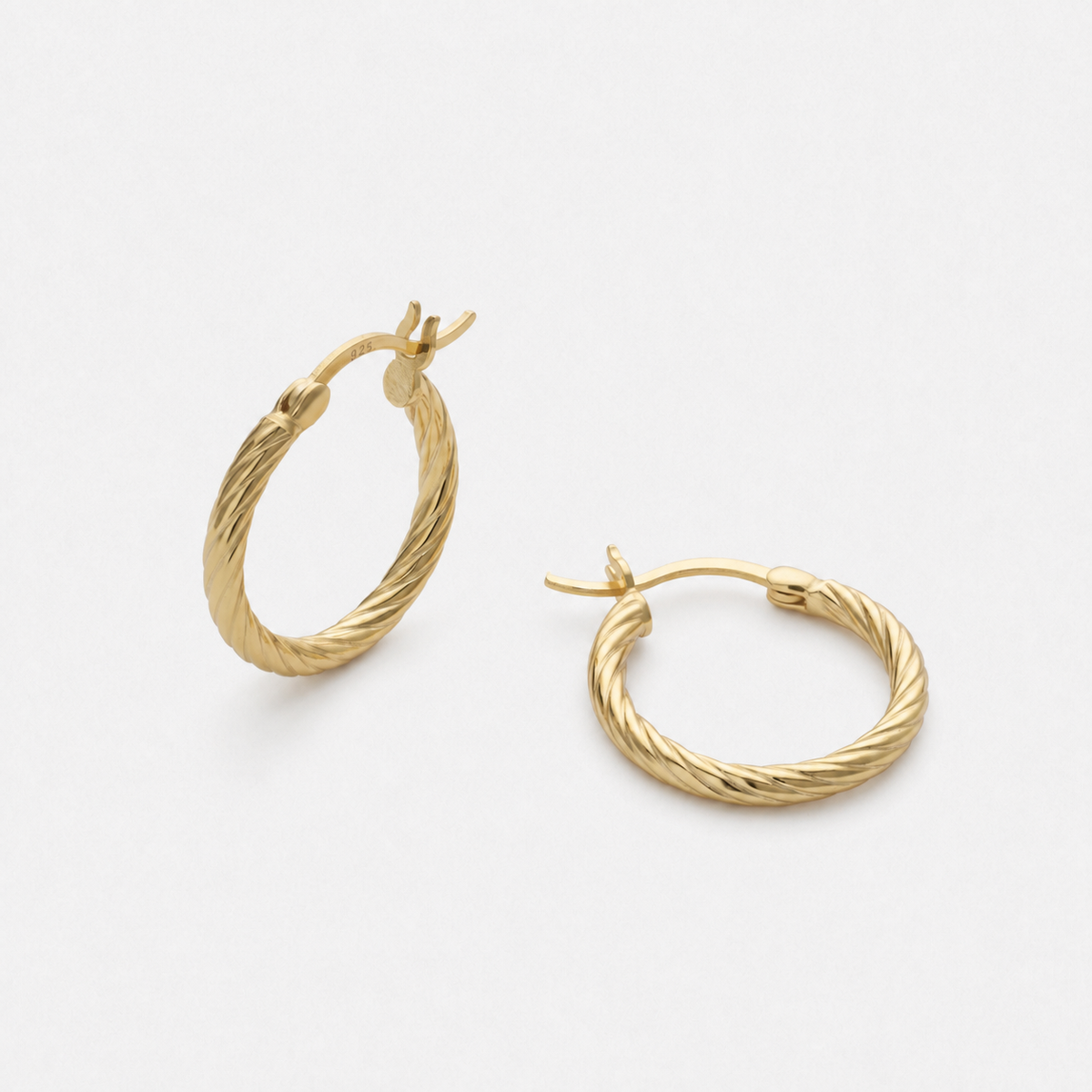 Large 14K Gold-Plated Twisted Huggie Hoop Earrings — Gold — Vessaly