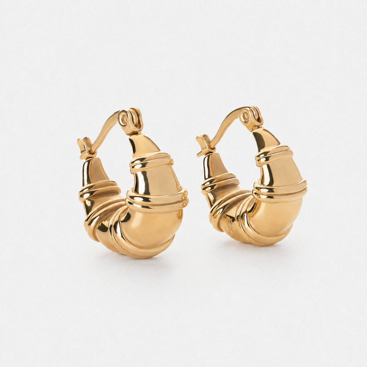Chunky 14K Gold-Plated Teardrop Ringed Hoop Earrings — Gold — Vessaly