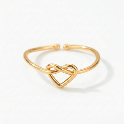 Love knot adjustable ring in gold – Vessaly