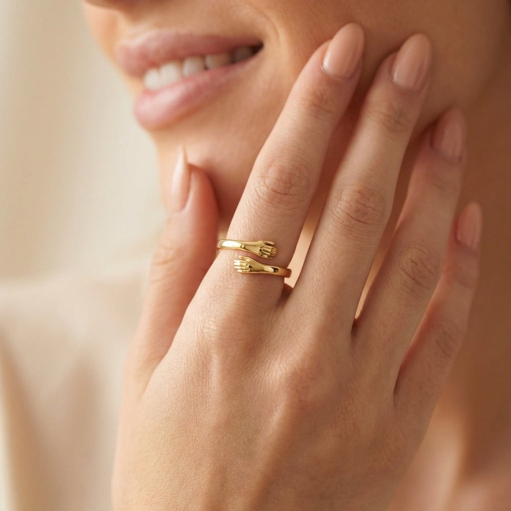 Two-tone hug ring gold and silver – Vessaly