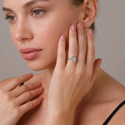 Sterling silver ring worn on the finger – Vessaly