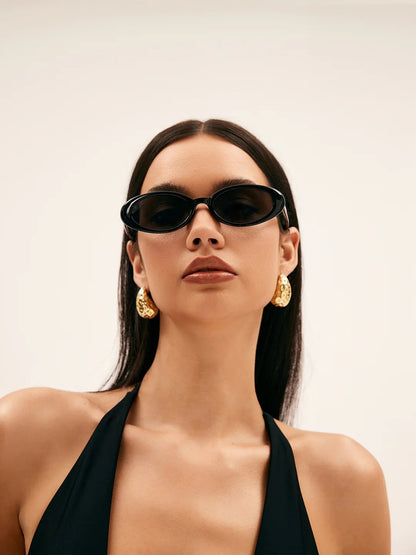 Teardrop stud earrings worn on the ear – Vessaly
