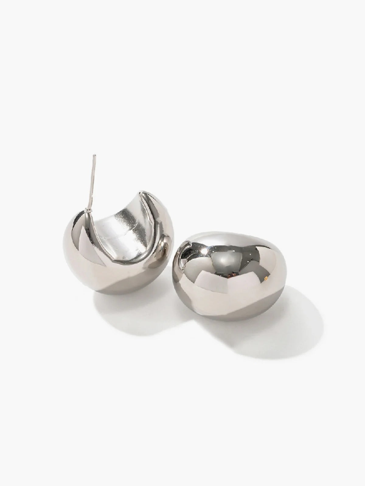 Crescent dome drop earrings in gold – Vessaly