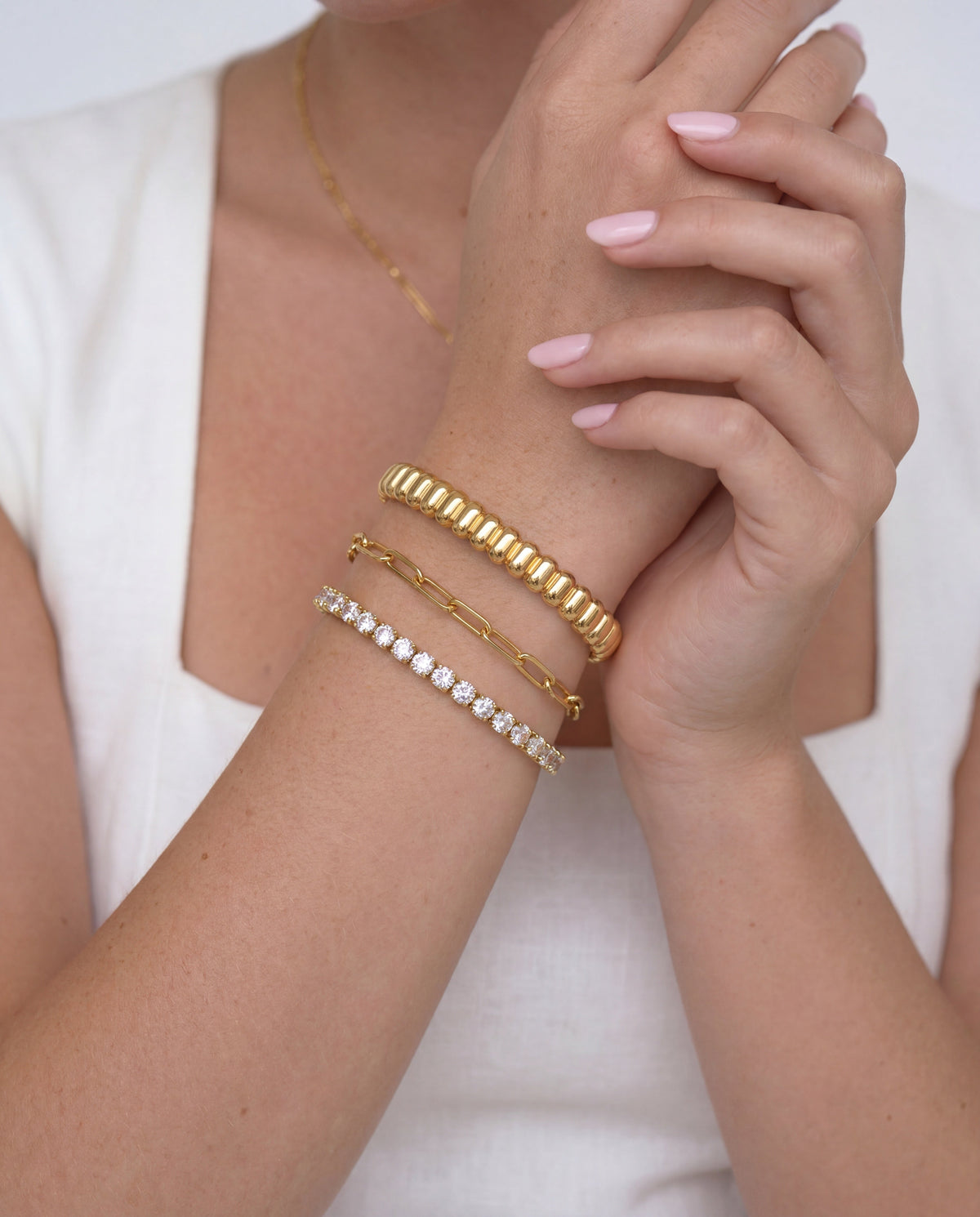 Paperclip chain bracelet worn on the wrist – Vessaly