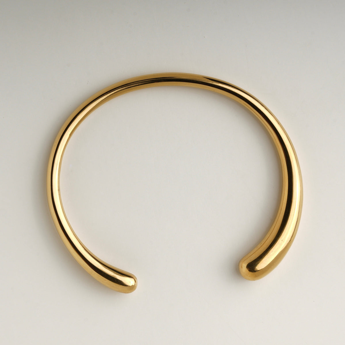 Classic 18K gold-plated cuff bracelet – Vessaly