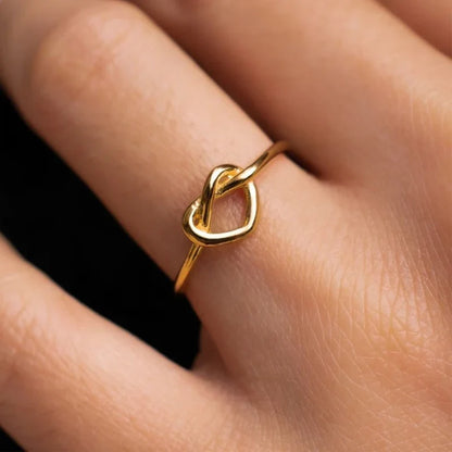 Adjustable knot ring detail shot