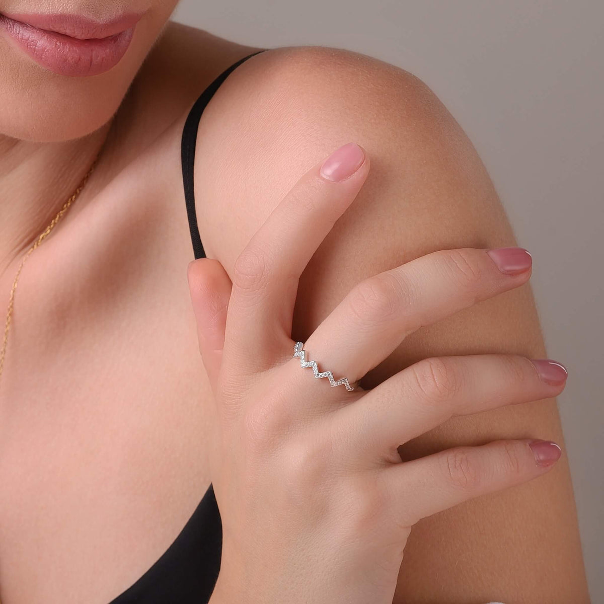 Wave ring worn on the finger – Vessaly