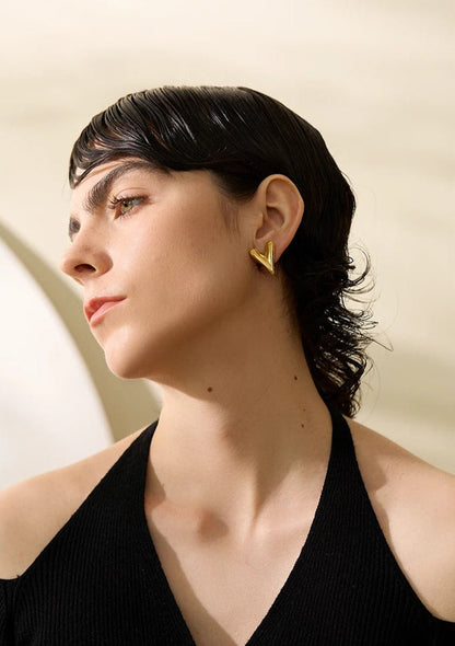 Silver wandering heart drop earrings – Vessaly