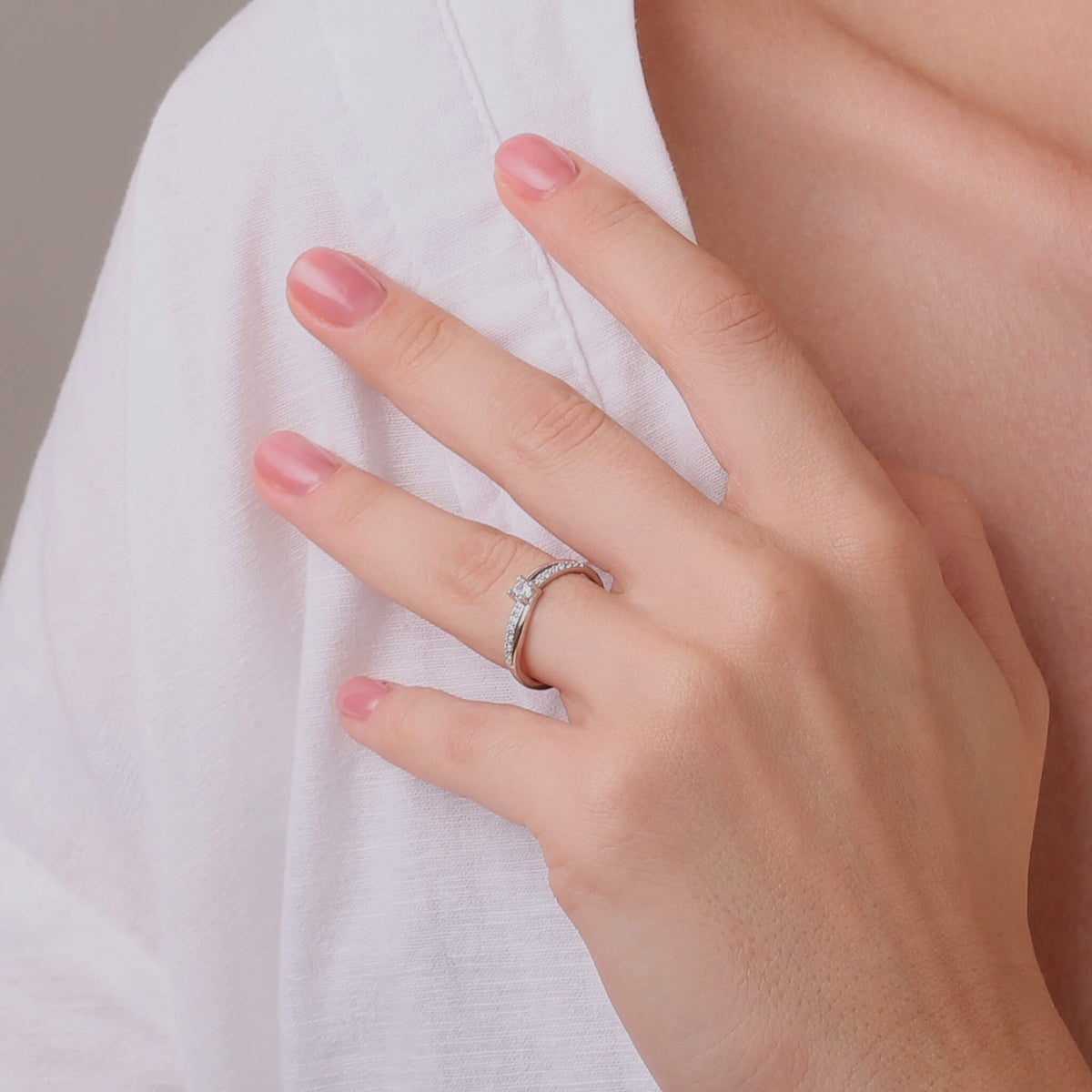 Wave thumb ring detail – Vessaly