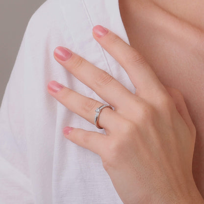 Wave thumb ring detail – Vessaly
