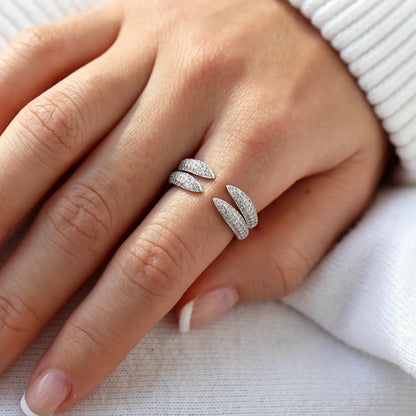 Platinum crystal claw stacking ring – Vessaly