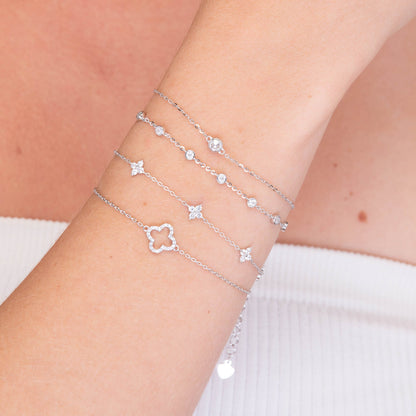 Clover bracelet layered styling – Vessaly