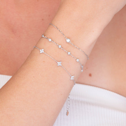 Sterling silver clover station bracelet – Vessaly
