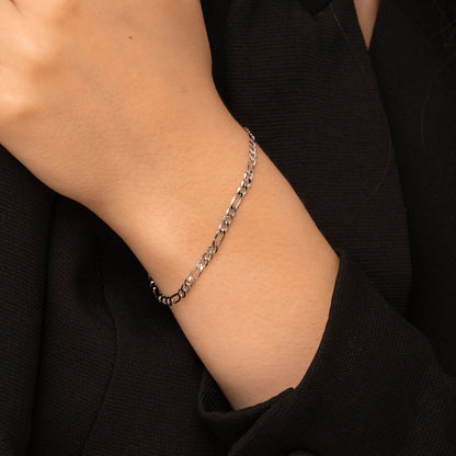 Figaro chain bracelet with lobster clasp detail – Vessaly