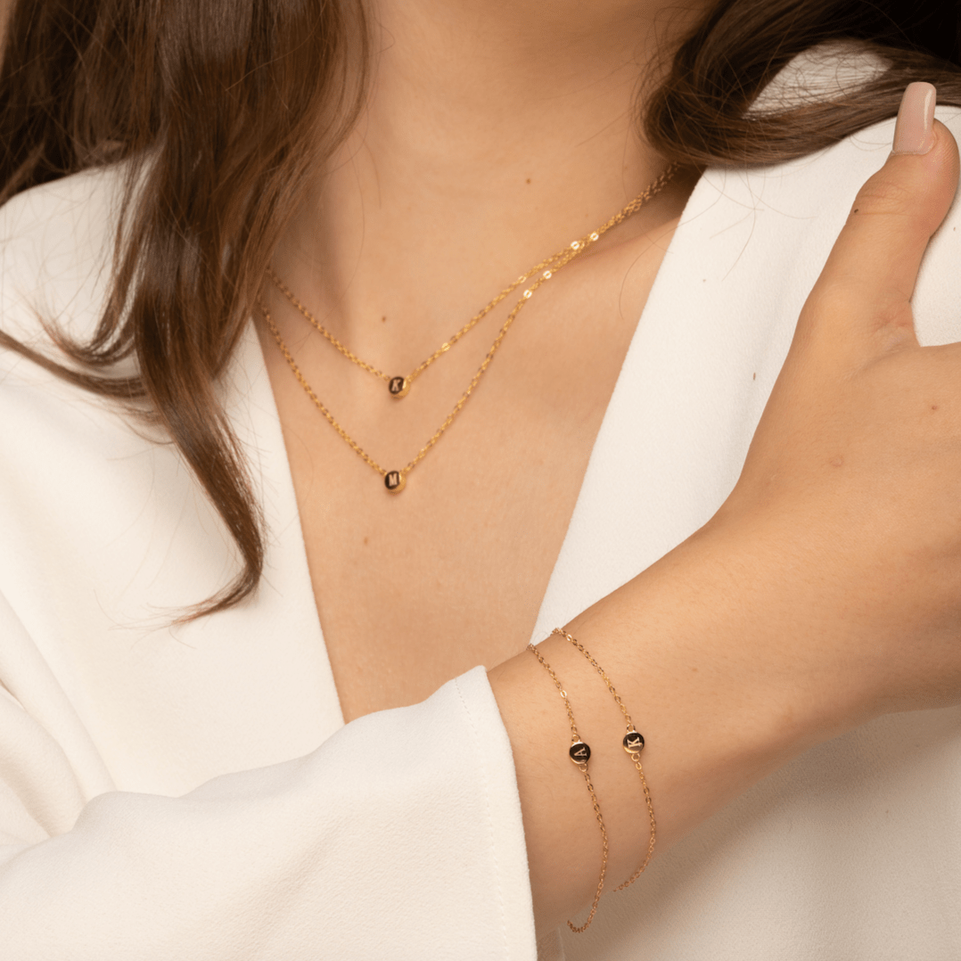Sterling silver initial dot bracelet – Vessaly