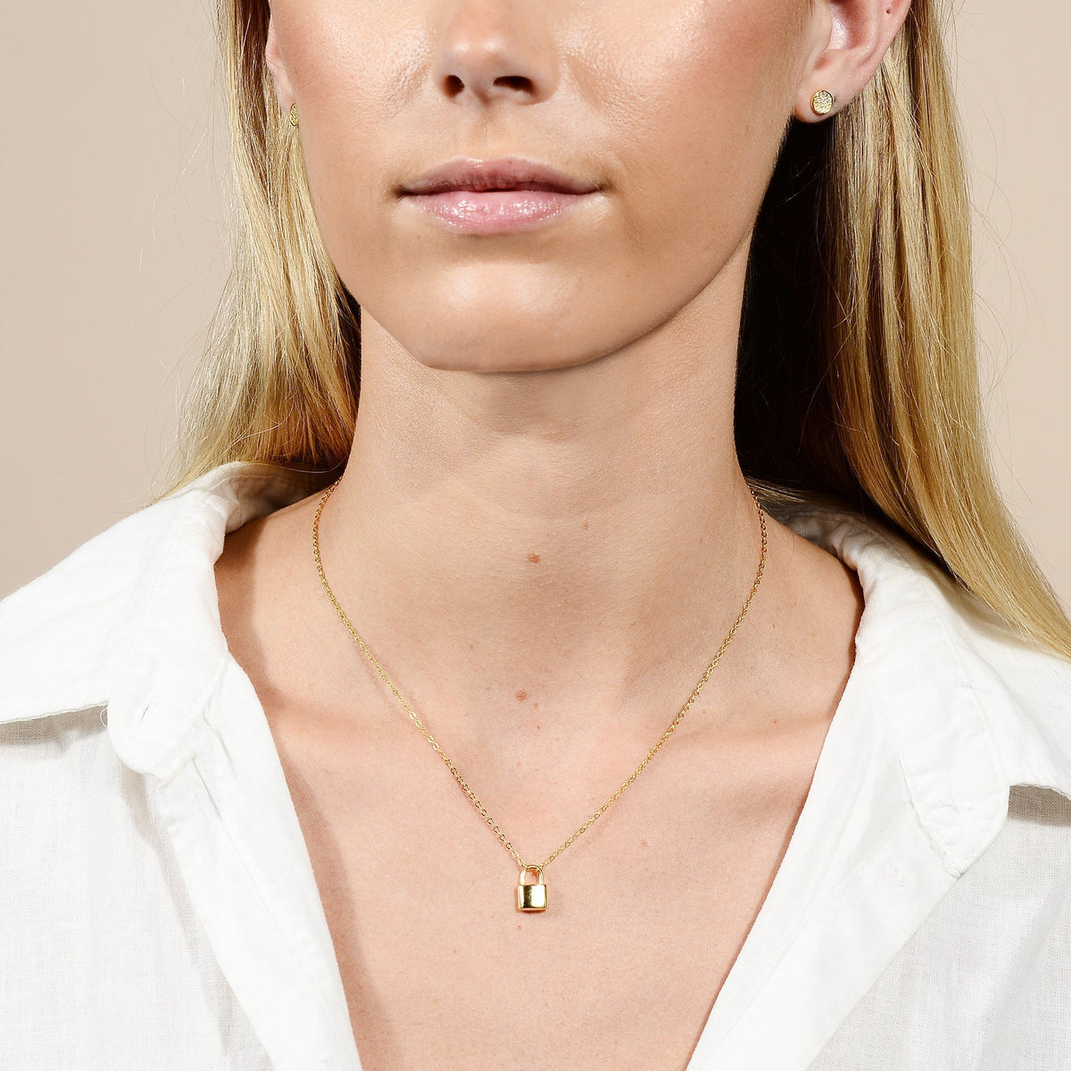 Padlock initial necklace, gift packaging – Vessaly