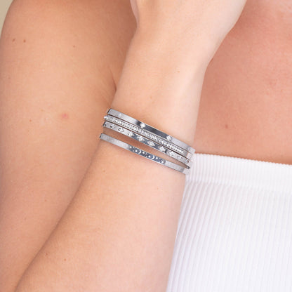 Clover hinged bangle bracelet detail shot