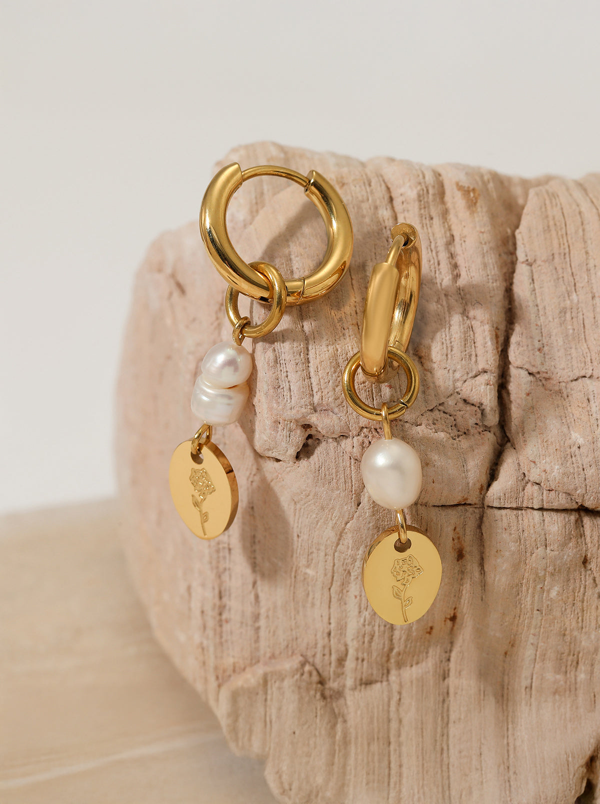 Botanical pearl hoop earrings pair – Vessaly