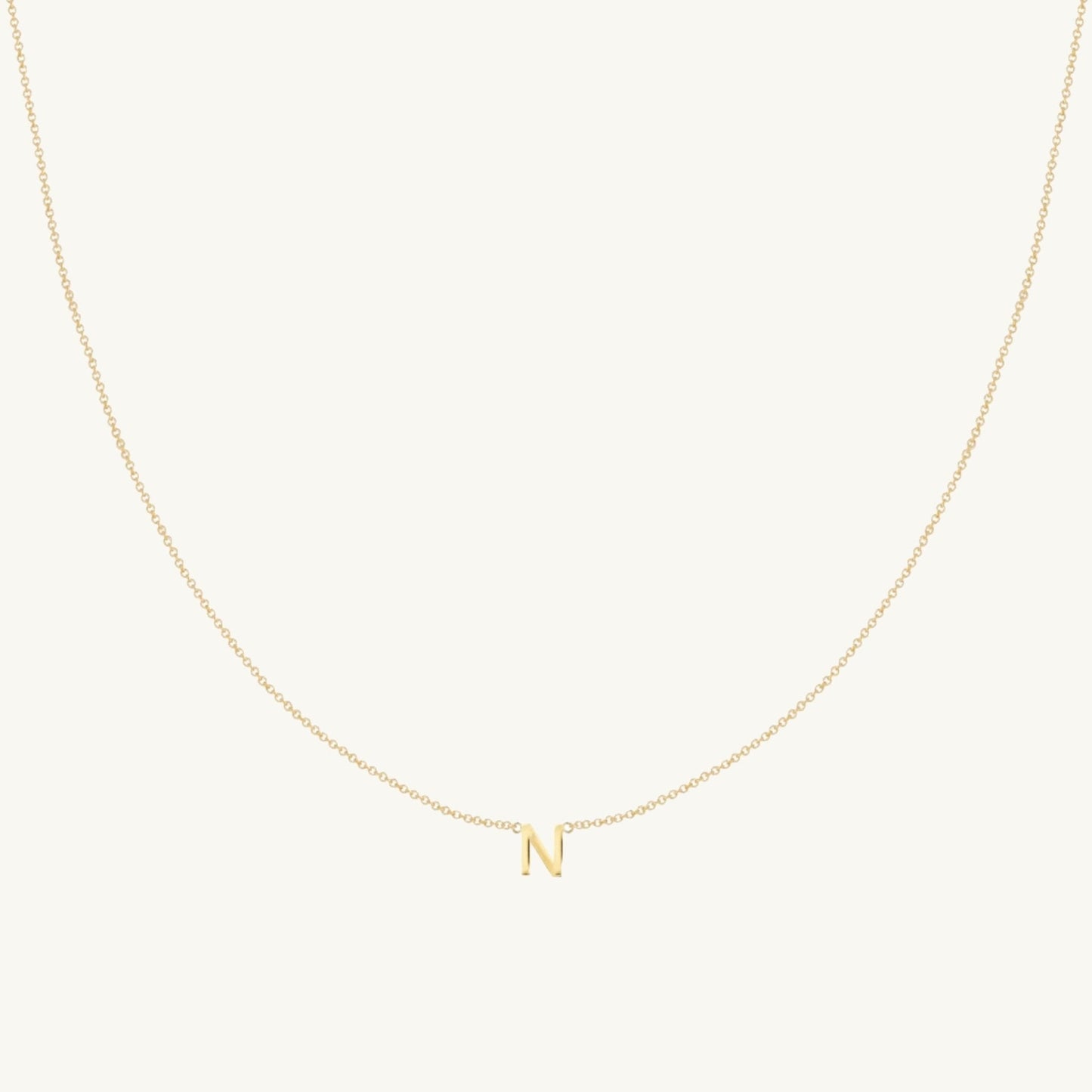 Initial letter necklace in 18K gold vermeil